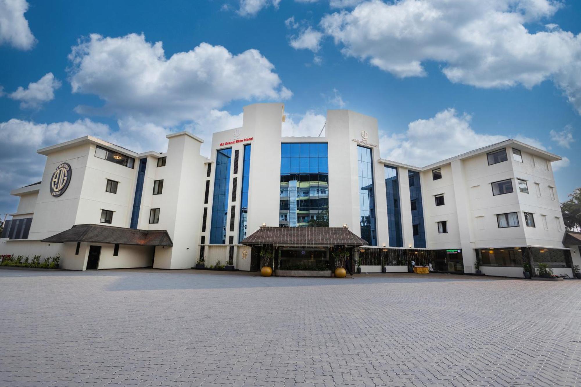 Aj Grand Elite Hotel Mangalore Exterior foto